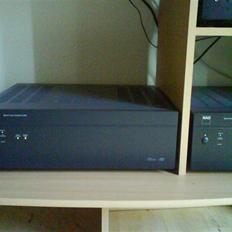 Musikanlæg NAD/DALI.