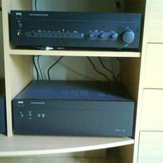 Musikanlæg NAD/DALI.