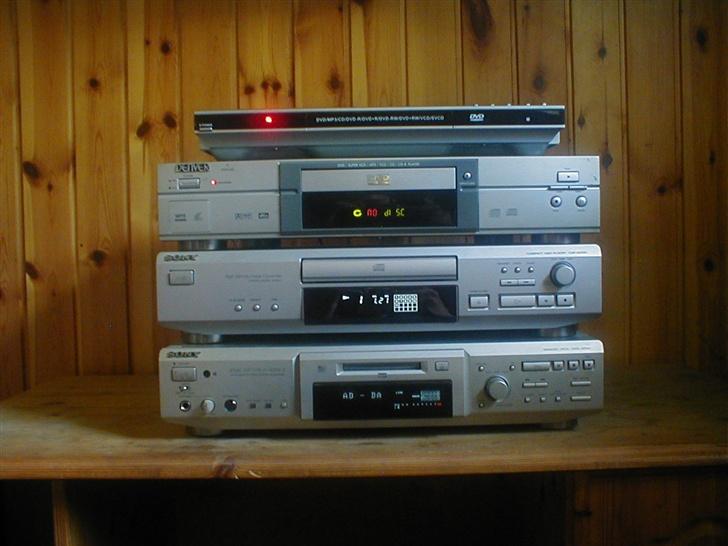 Minianlæg Sony MHC BX-5 - Sony MDS JE-640 & CDP-XE220 Samt Denver DVD-122 & DVD-7722mk2 billede 4