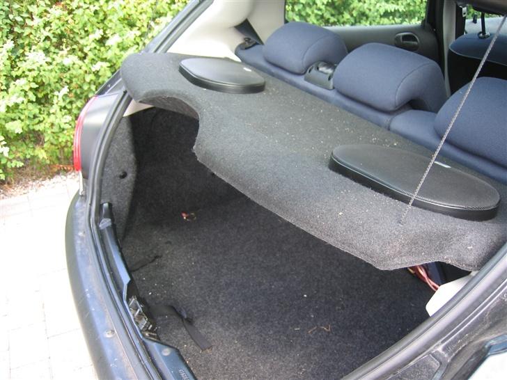 Bilstereo "Løvebil" - Hattehylden ør ombygning billede 3