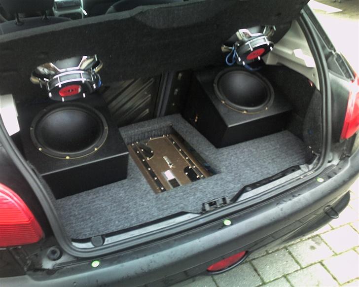 Bilstereo "Løvebil" - Næsten færdigt:) billede 6