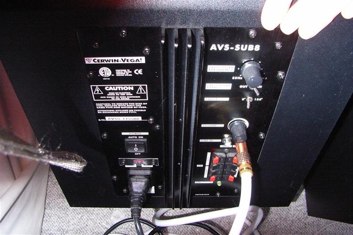Hjemmebiograf Cerwin-Vega & JVC (old) - Subwooferens forstærker, som er forbundet med ARGON subkabel billede 15