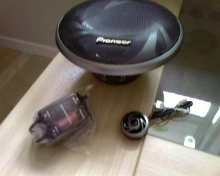 Scooterstereo 220watt + Dioder  ´Solgt´ - Ja det sidder der så gange 2 i!...    hehe    ;P billede 6