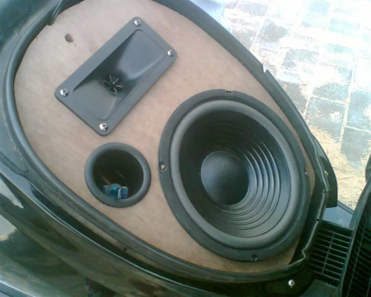 Scooterstereo scooter anlæg  (gamle) - det er før der kan plys på  billede 8