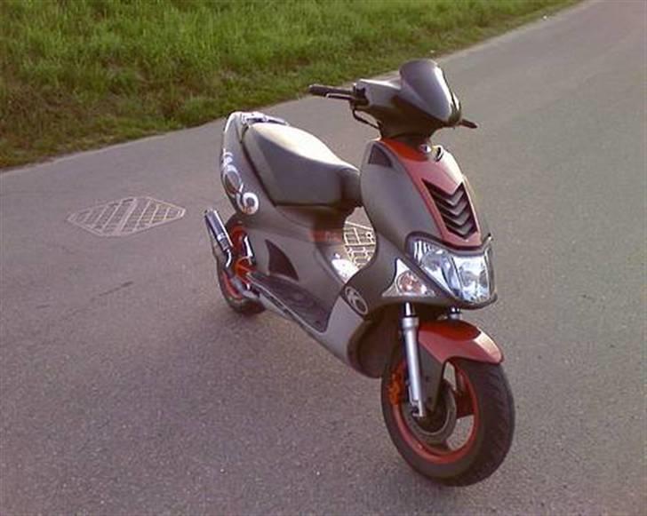 Scooterstereo 220watt + Dioder  ´Solgt´ - Lige et billed af min scooter!...    ;P billede 8