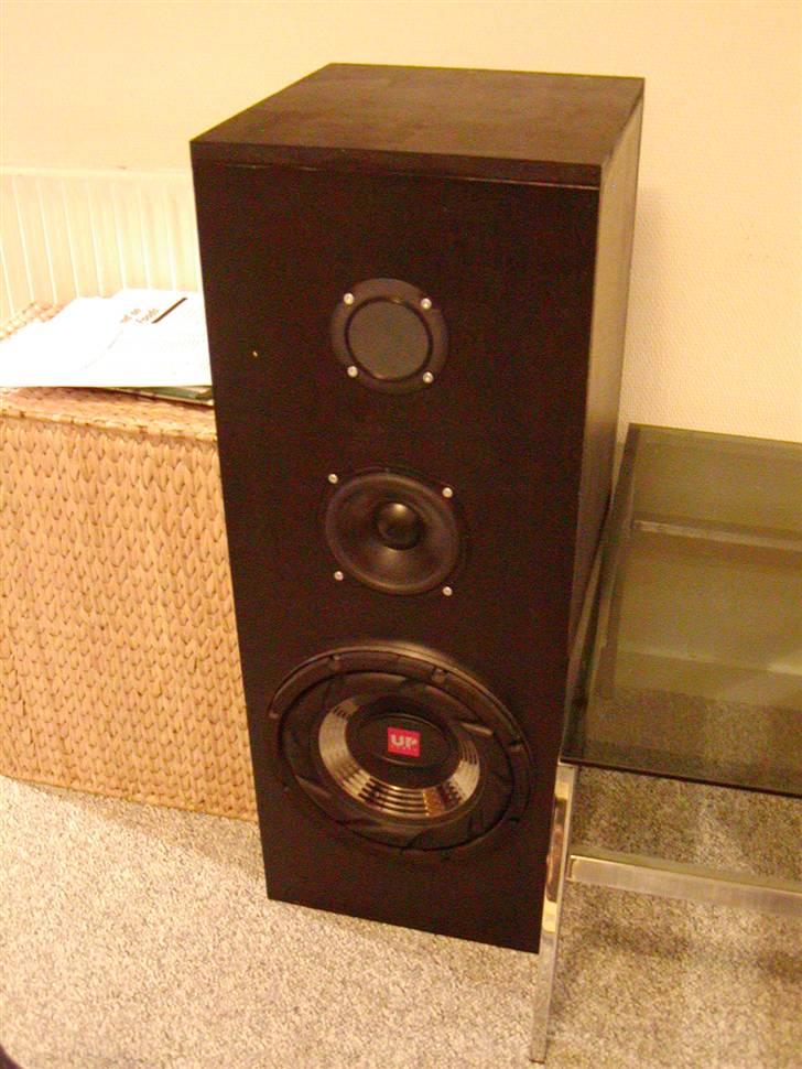 Musikanlæg Harman/kardon - Givet væk - Den ene af de hjemmebyggede højtalere billede 3