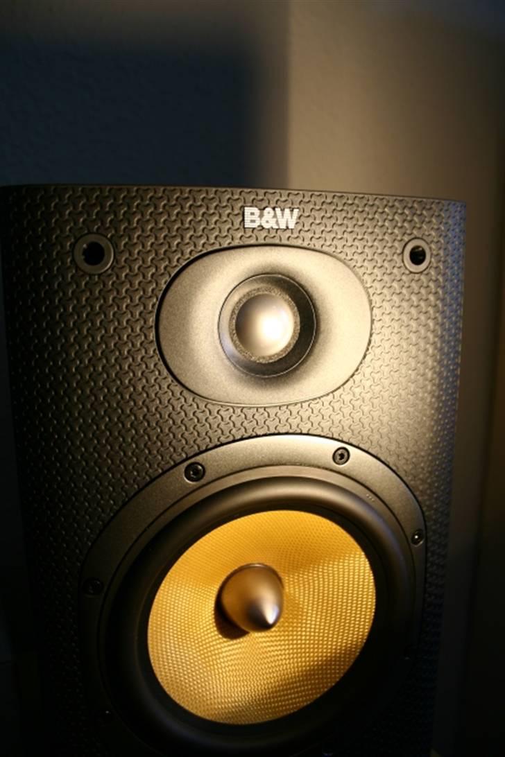 Computeranlæg pc speakers - Opbrudt og afrundet baffel for at eliminere stående bølger billede 15