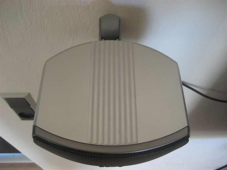 Hjemmebiograf Sony / Hitachi OLD - Størrelse og form på de to satelitter. billede 5