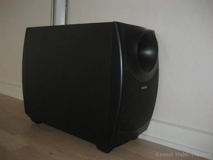 Hjemmebiograf Sony / Hitachi OLD - Den lille søde subwoofer. billede 7
