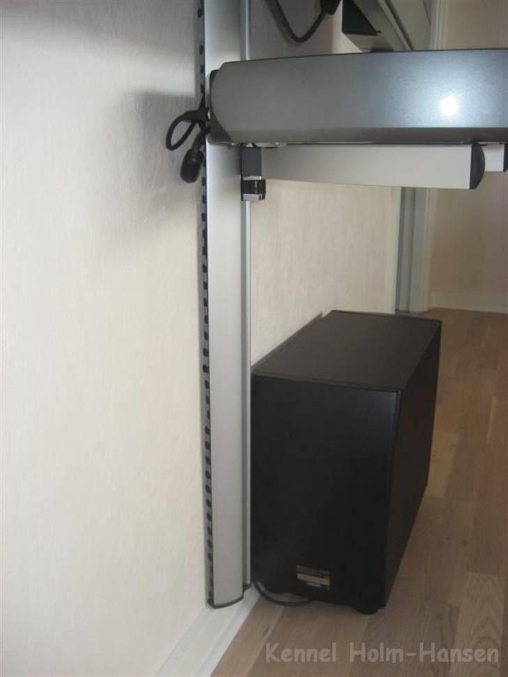 Hjemmebiograf Sony / Hitachi OLD - Kabelskjulerskinnen fra Vogels billede 8