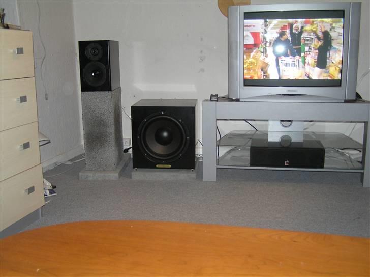 Hjemmebiograf cambridge vs diy, - venstre front billede 5