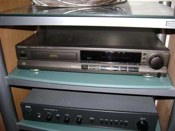 Musikanlæg JBL NAD  - min nad 521 cdafspiller er desværre stået af , så denne technics må midlertidigt benyttes billede 14