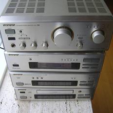 Musikanlæg ONKYO 110 w
