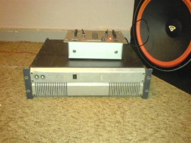 Computeranlæg Cerwin Vega billede 2