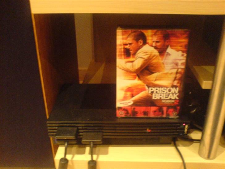 Hjemmebiograf Jamo Classic - Min PS2 og så skulle Prison Break sæson 2 også lige meee :P billede 6
