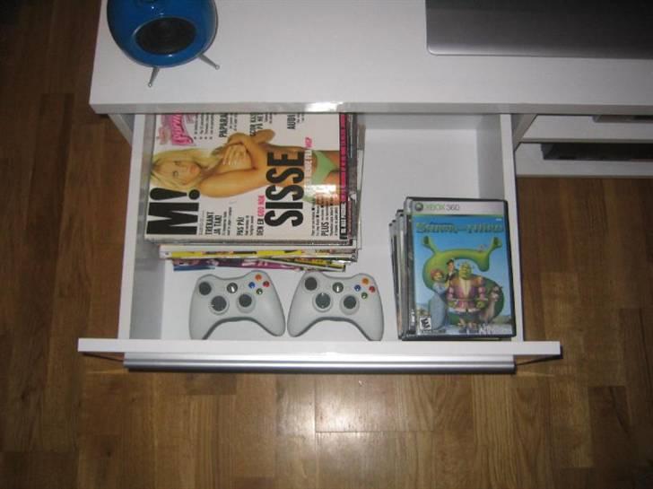 Musikanlæg 50", 360 og wii, gammelt - Den ene skuffe :D den anden er godt rodet :D  billede 10