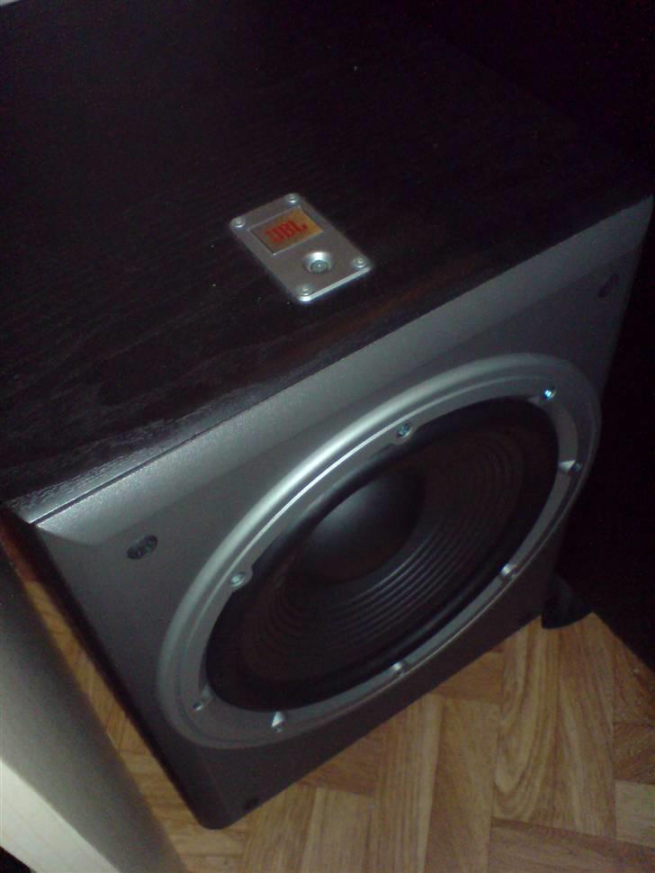 Hjemmebiograf Stueanlæg - JBL:D Har lig fået den hjem. 10" enhed med 150Watt forstærker, sprøøøøøøød lyd til film og musik billede 10