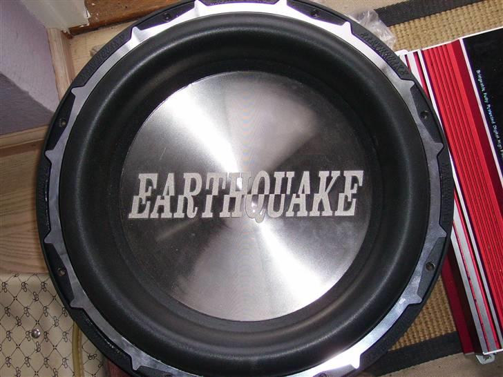 Bilstereo Earthquake billede 2