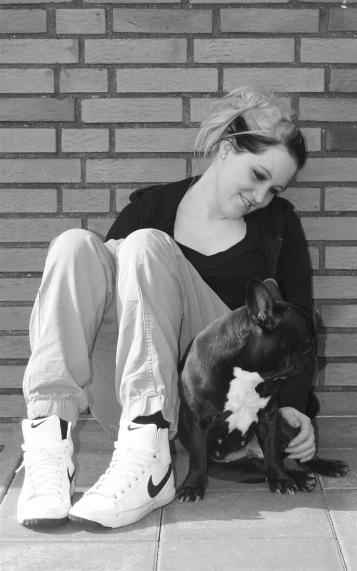 2 smukke damer :) billede 2