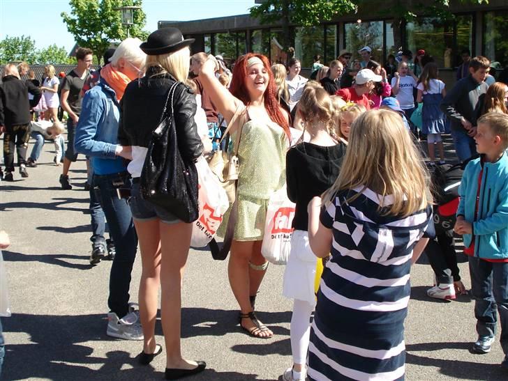 Sidste skoledag. - Karamelkastning :) billede 5