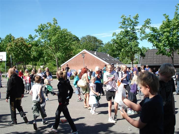 Sidste skoledag. - Karamelkastning :) billede 6