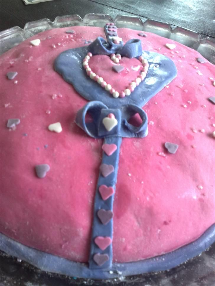 Kager - Første forsøg med fondant.. bare for sjov billede 10