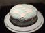 Mine fondant kager - Den allerførste fondant kage :) Rimelig spontan beslutning, så den er overtrukket med hjemmelavet MMF farvet med frugtfarve... Gør det aldrig igen :)