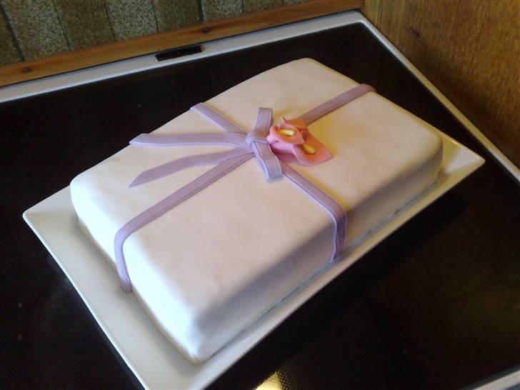 Mine fondant kager - Nr. 5/6/7. 3 næsten ens kager til min farfars 85 års fødselsdag. billede 6