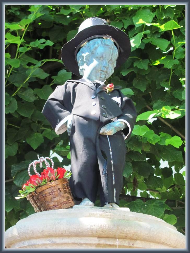 Roser i Bogense - "Manneken Pis" billede 9