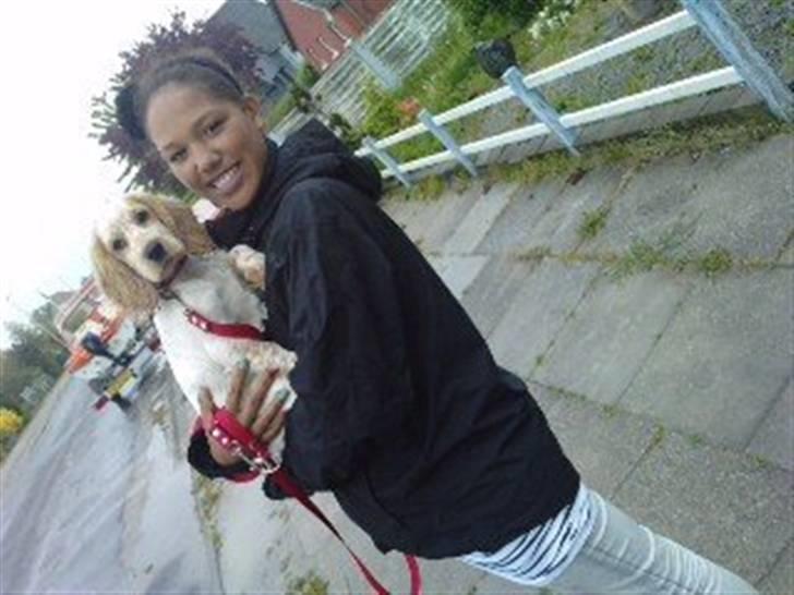 Mille og venner - Mor og jeg, ude at gå tur :) billede 12