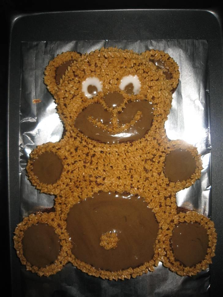 Kager - Lavet til min kærestes arbejde, efter vi havde været til MD scanning (vores første barn).

Kaffe kage, med kaffesmørcream og glasur billede 18