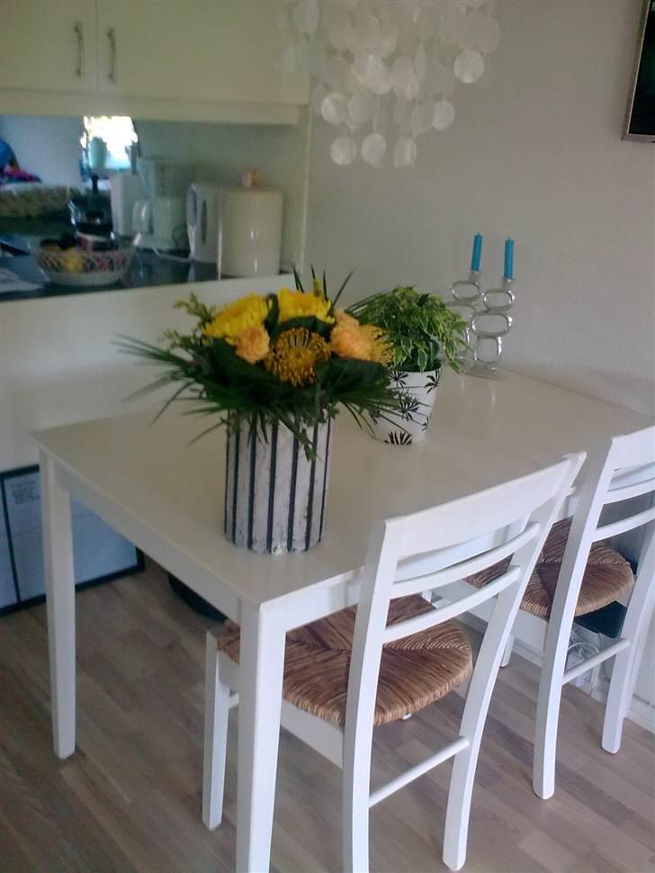 Blandede billeder - Spisebord med buketten på billede 15