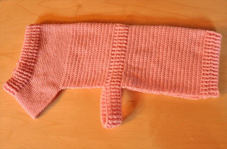 Hæklede sager - 1. forsøg på at hækle efter mål. Dæknet er til en DSG =) billede 6