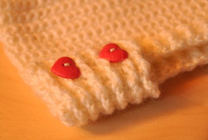 Hæklede sager - Knap-detalje i fronten billede 12