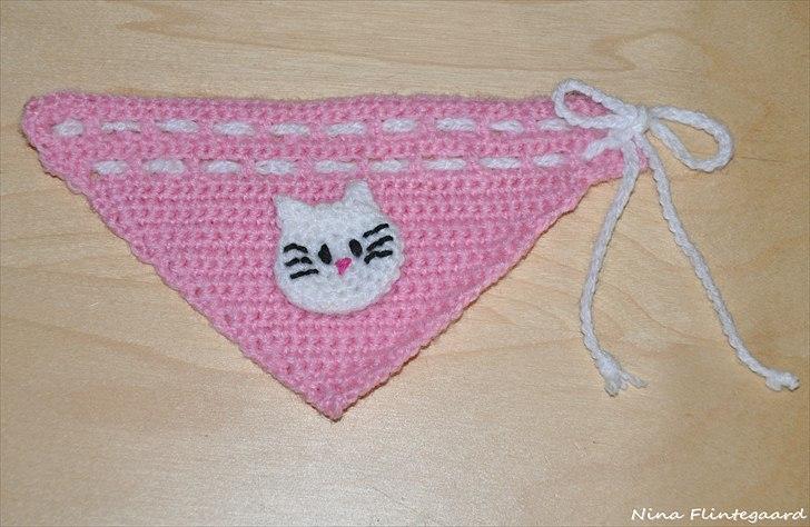 Hæklede sager - Hello Kitty tørklæde, 10,5 cm fra top til spids =) billede 41