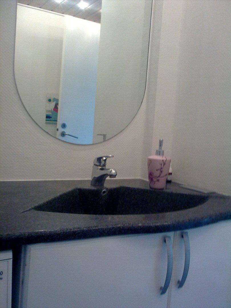 Blandede billeder - badeværelse mangler at tage billede af den anden ende af badeværelset :O)) billede 37