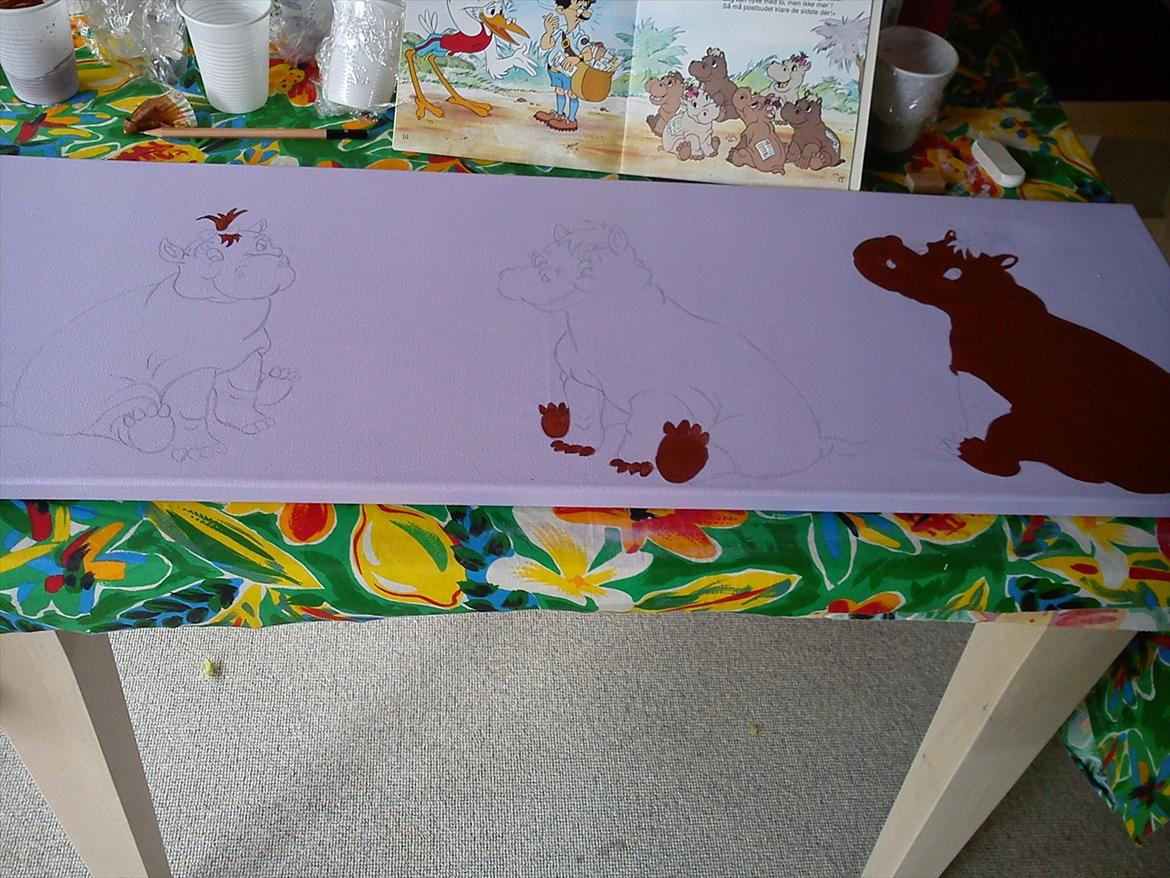 Baby-flodheste 30/8 2011 - 27/8 2011, jeg har fået dem tegnet op og er gået igang. Skitserne havde jeg tegnet dagen inden.  billede 1