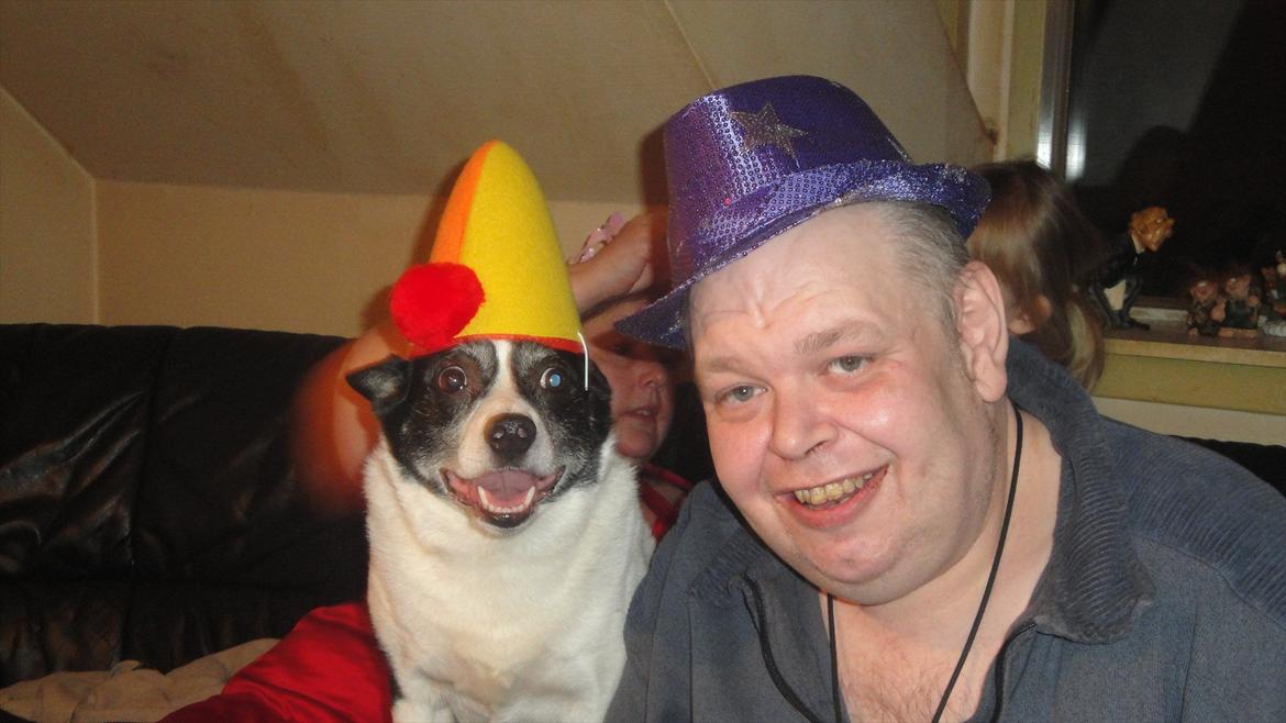 nytårsbilleder 2011/2012 - vores kammerat sammen med charlie billede 3