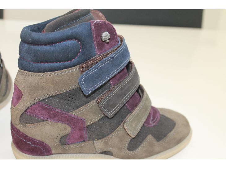 {{currentPhoto.altText}} billede {{currentPhoto.number}}