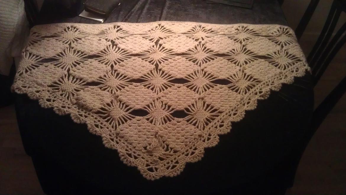 Mine hæklerier/strikkerier - Hæklet sjal til min mor billede 8