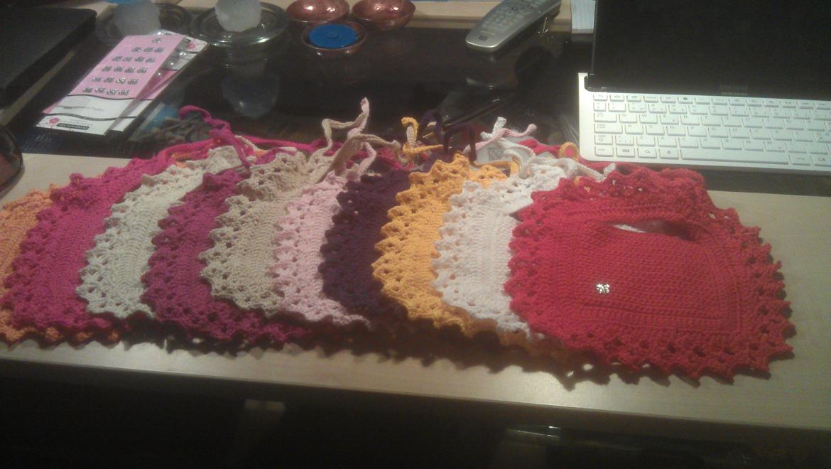 Mine hæklerier/strikkerier - Hæklede hagesmække billede 11