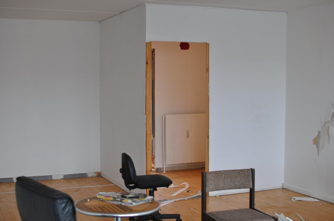 Lejlighed - renovering - Stuen.. De to vægge der skal rives ned. billede 14