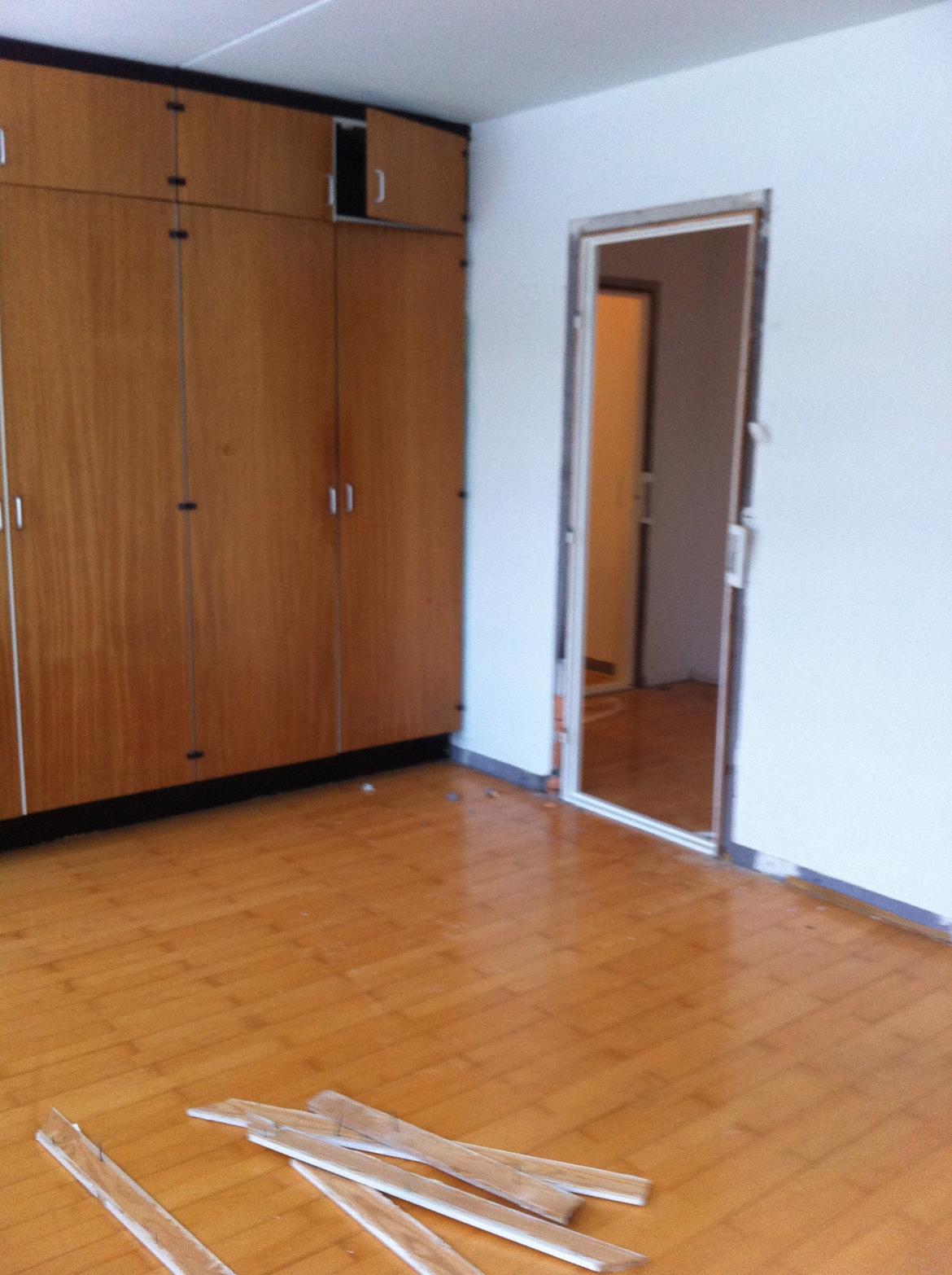 Lejlighed - renovering - Soveværelse.. Skabet blir rykket ned  billede 10