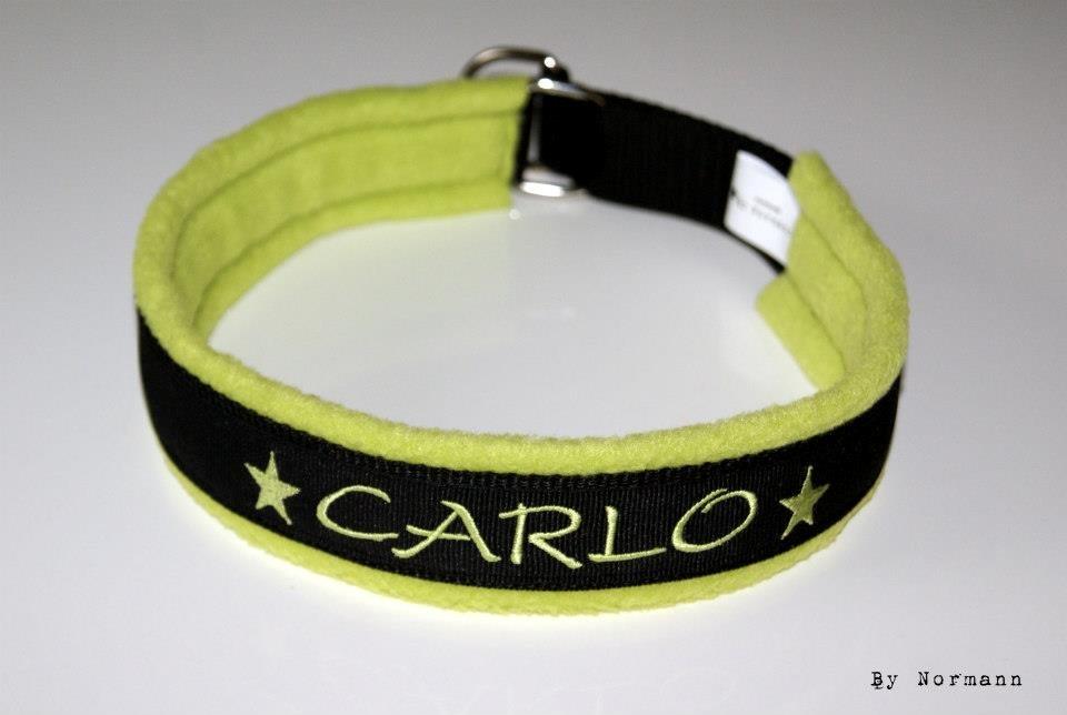 Halsbånd med tekst/navn - 30mm sort webbing - 30mm d-ringe - lime fleece - sort pyntebånd - lime/lysegrøn tråd til navn+stjerner - max 59cm billede 7