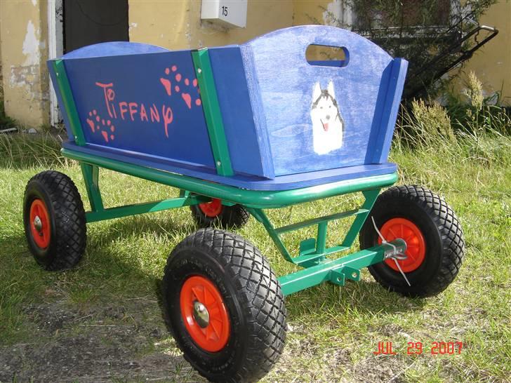 Tiffanys trækvogn - Man kan se i lyset at den er lakeret :o) billede 11