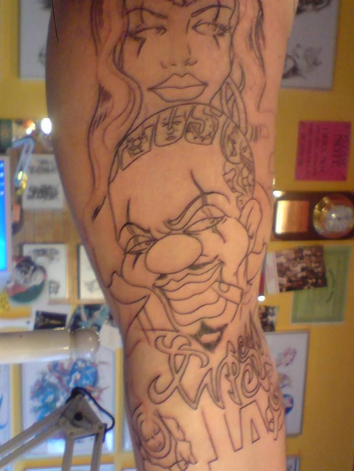 Vores tattoo´s - Min på venster overarm på indersiden og albueleddet (AV!) og lidt ned på underarmen (ik færdig endnu) billede 5