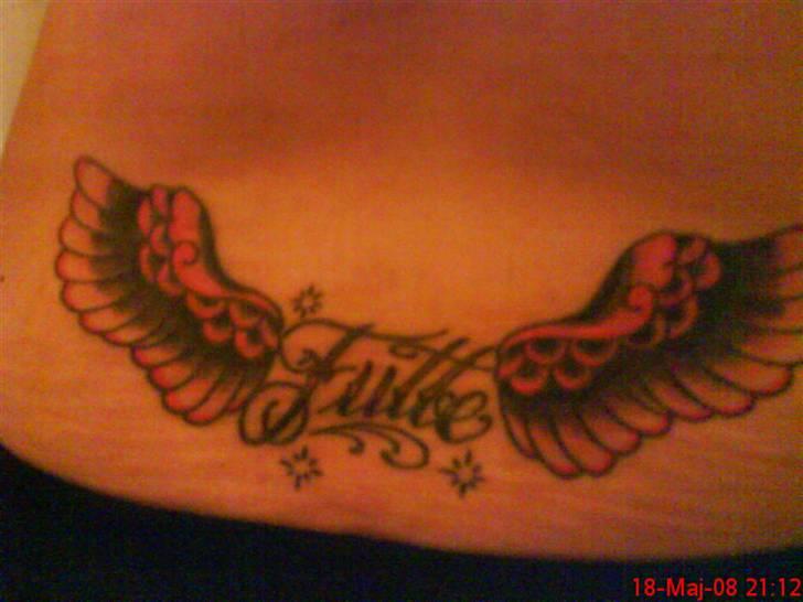 Mine tattoos - Nr 2 på lænden. futte er mit kælenavn billede 2