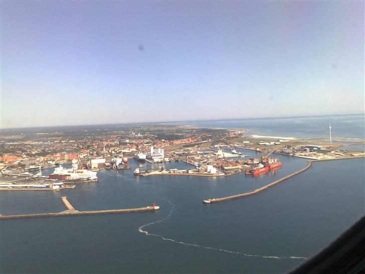 Salsa på flyvetur med Hercules fly... - Frederikshavn havn billede 13