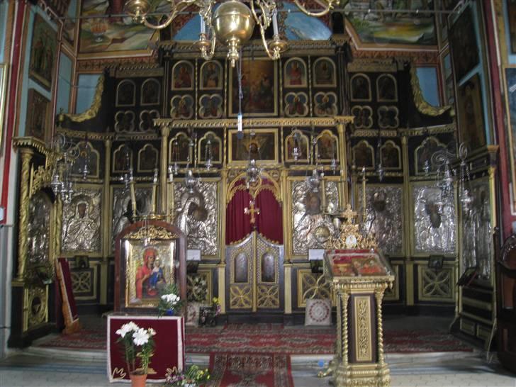 Ferie i Rumænien - Fin gammel kirke i Bukarest. Alle kirker vi så, var overdådigt pyntet og mange havde ægte tæpper billede 39