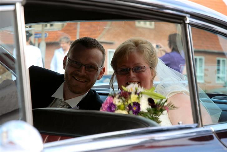 Bryllupsbilleder - Vi blev hentet i en gammel cadillac, som en af vores venner havde arrangeret :) billede 10